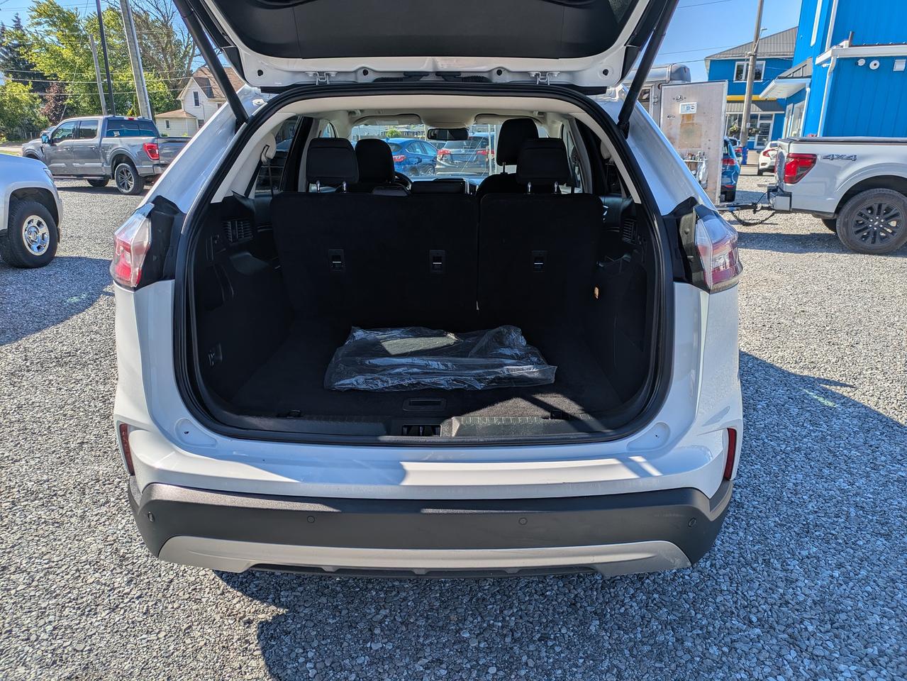 2023 Ford Edge SEL Photo