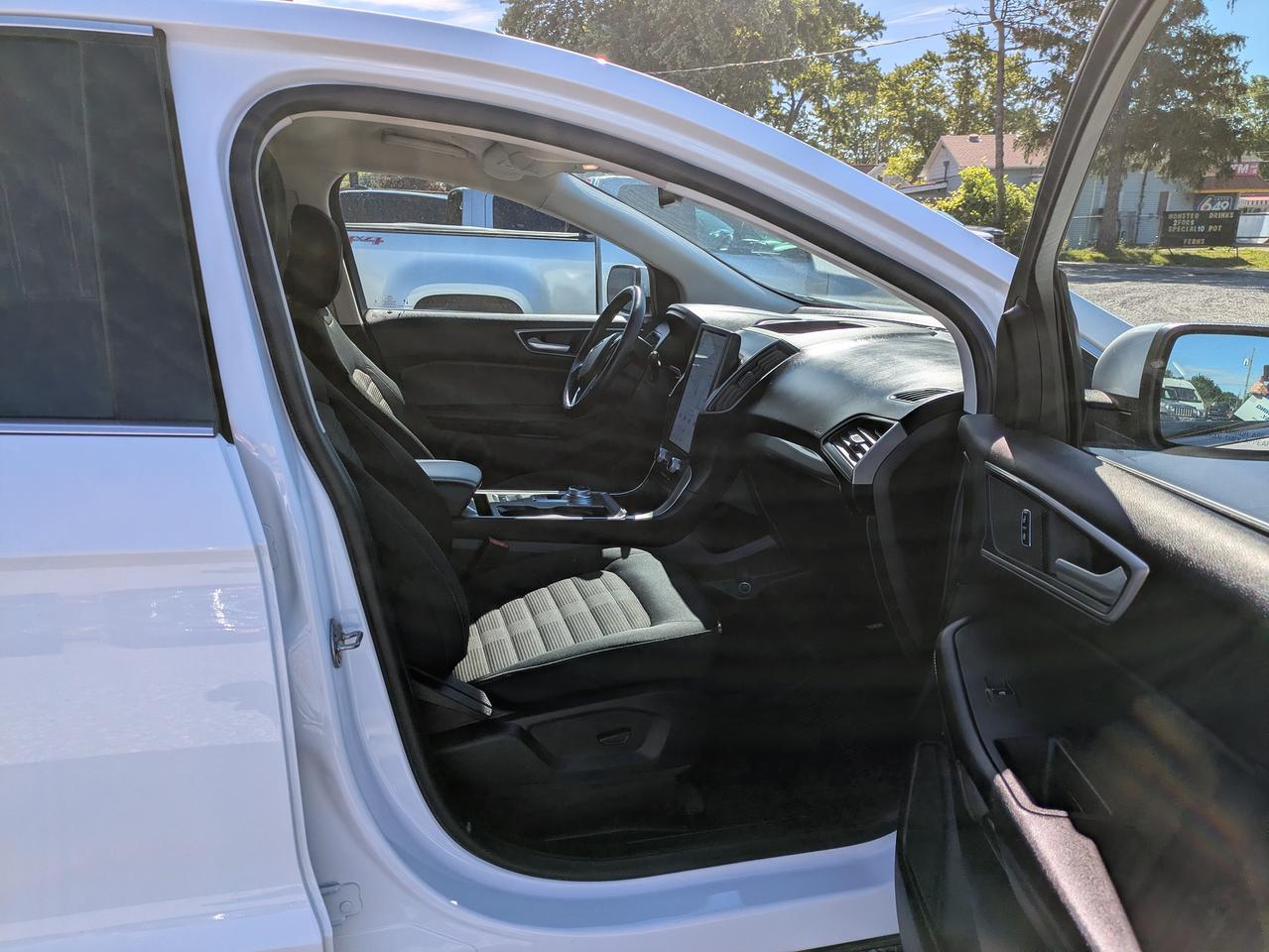 2023 Ford Edge SEL Photo