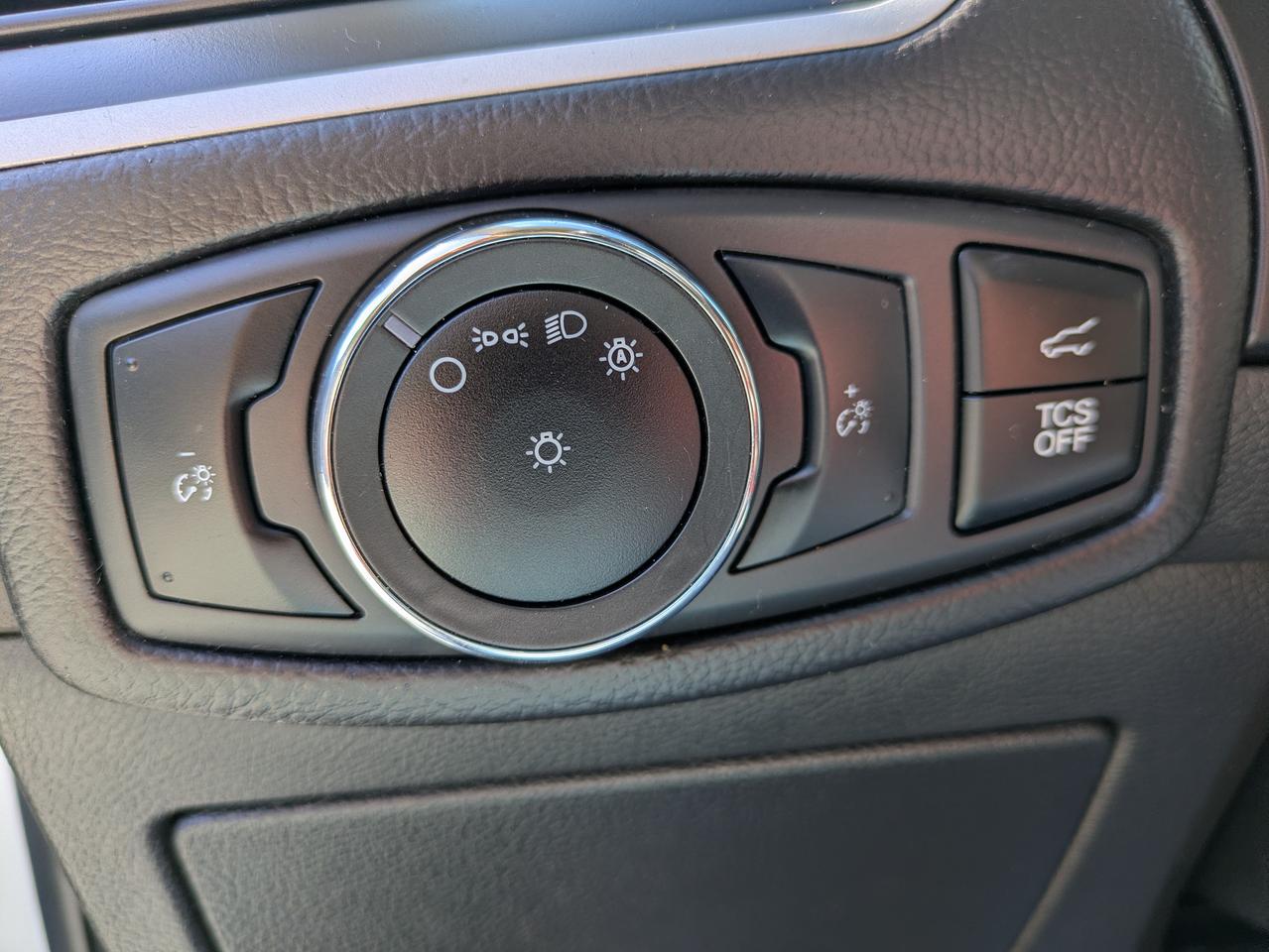 2023 Ford Edge SEL Photo