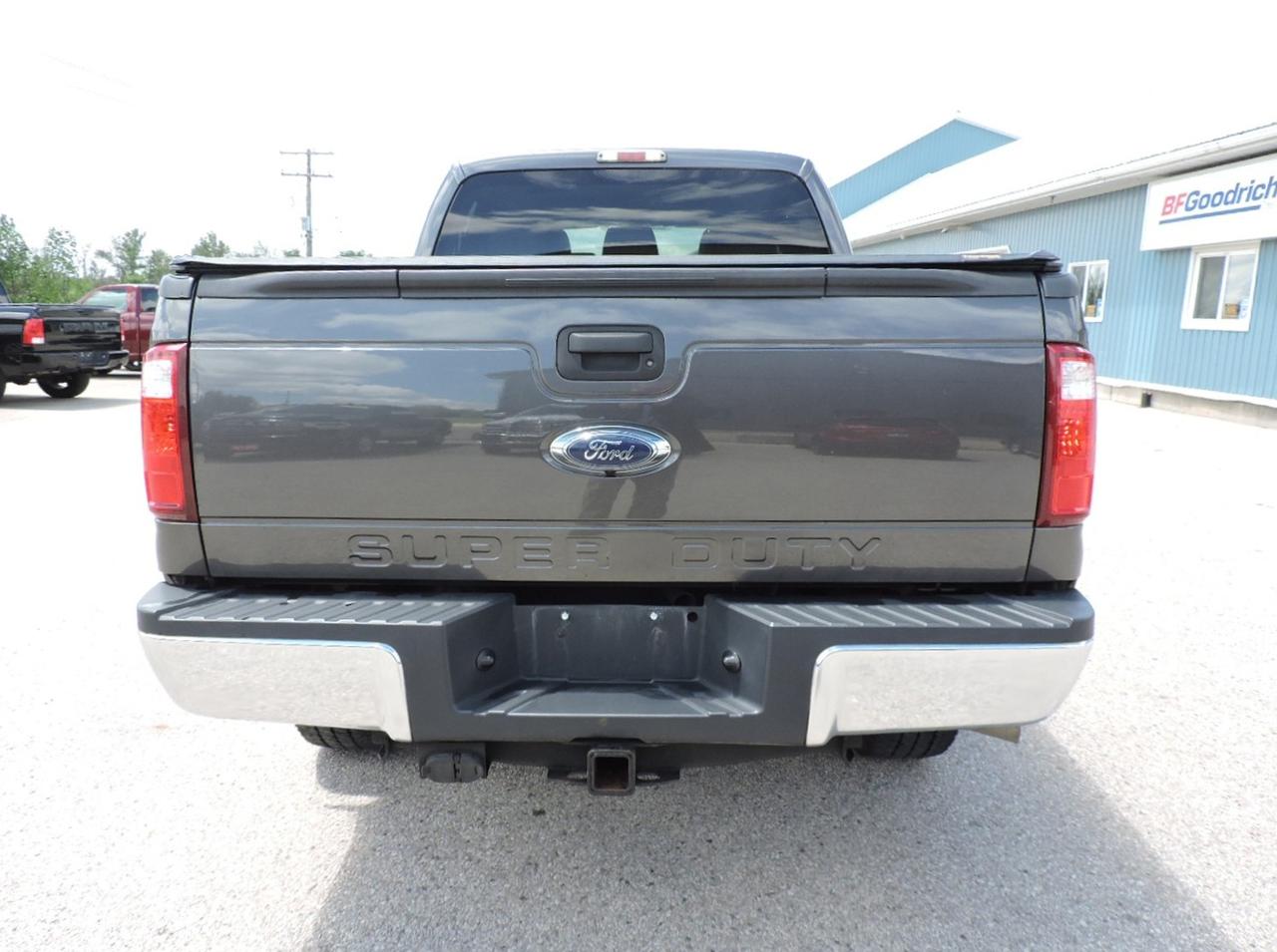 2016 Ford SUPER DUTY F-250 SRW XLT 6.7L 4X4 Well Oiled 1 Owner No Winters 185000K Photo