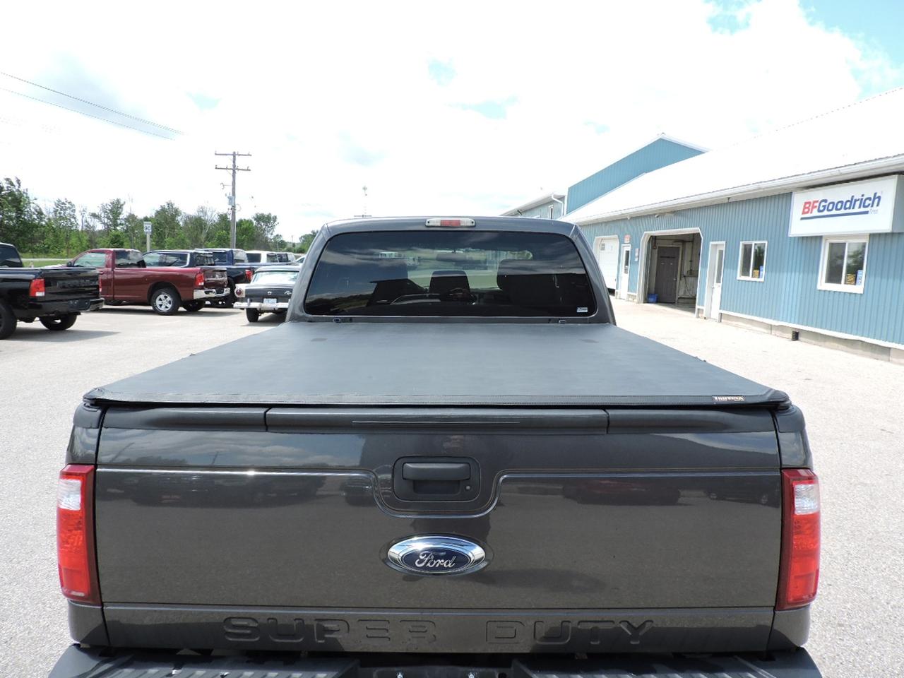 2016 Ford SUPER DUTY F-250 SRW XLT 6.7L 4X4 Well Oiled 1 Owner No Winters 185000K Photo