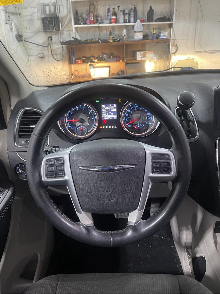 2013 Chrysler Town & Country TOURING Photo
