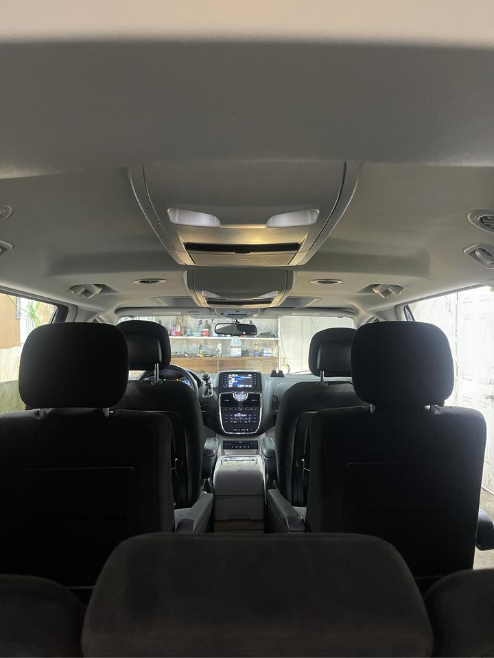 2013 Chrysler Town & Country TOURING Photo