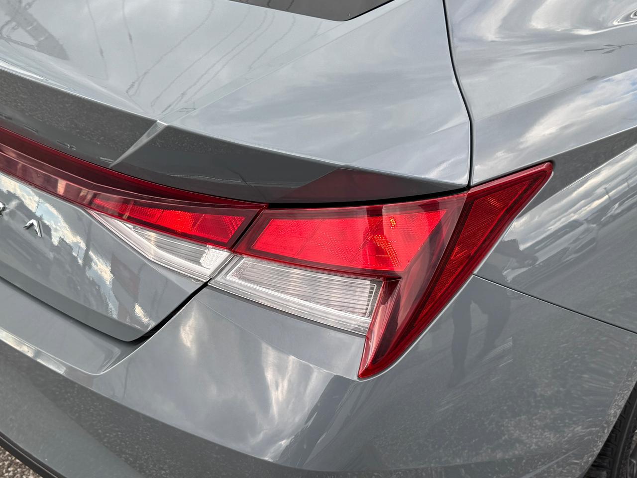 2021 Hyundai Elantra Preferred w/Sun+Tech PKG+ONE OWNER+CLEAN CARFAX Photo