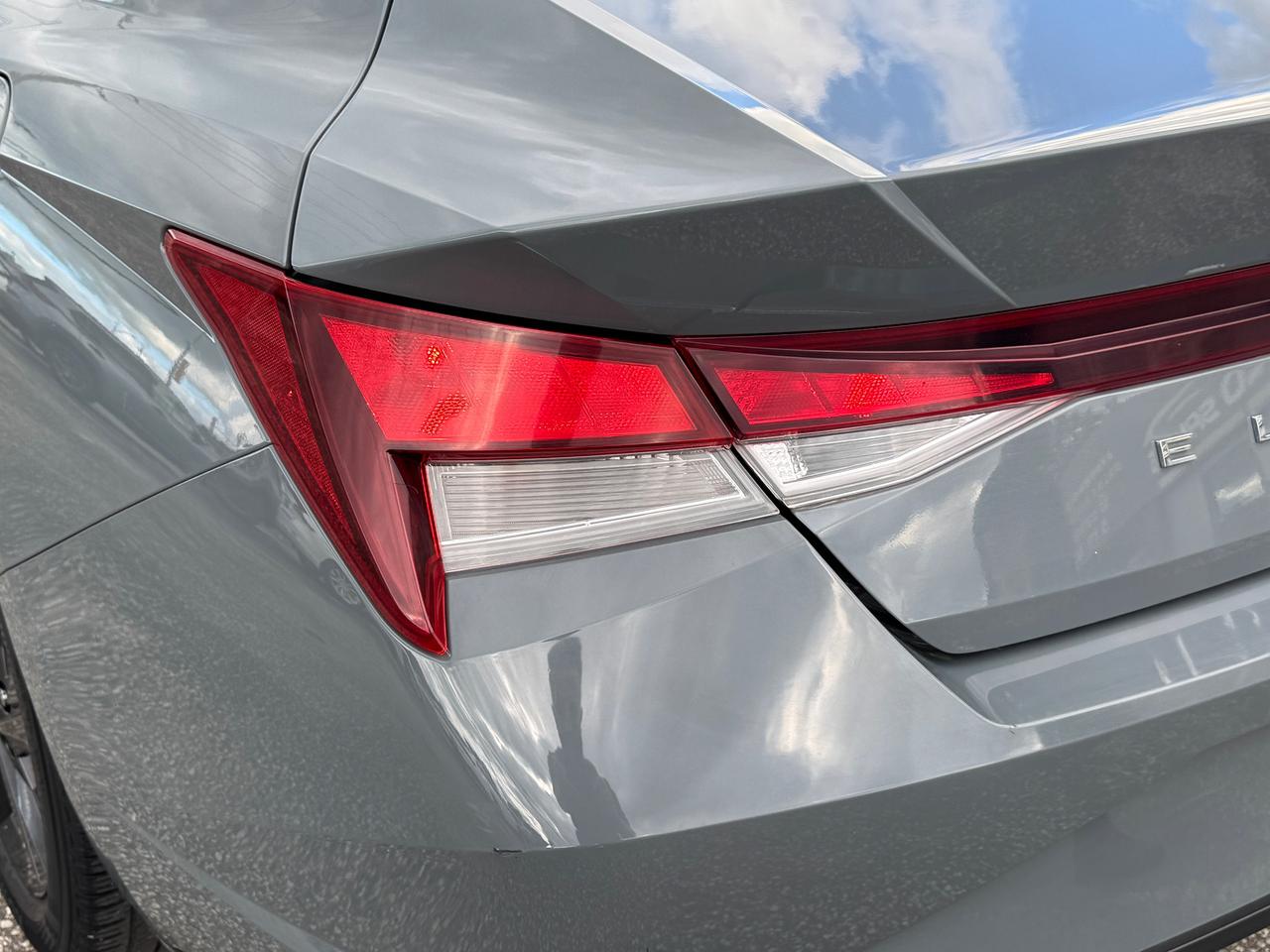 2021 Hyundai Elantra Preferred w/Sun+Tech PKG+ONE OWNER+CLEAN CARFAX Photo