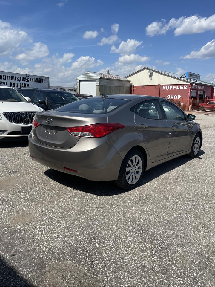 2013 Hyundai Elantra GL Photo