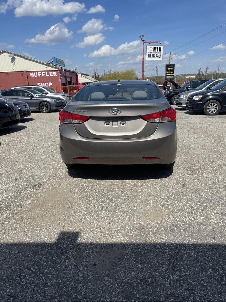 2013 Hyundai Elantra GL Photo4