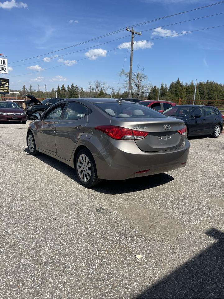 2013 Hyundai Elantra GL Photo