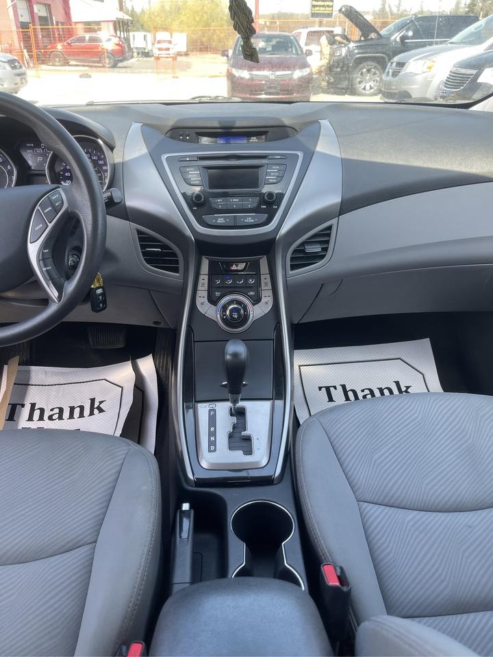2013 Hyundai Elantra GL Photo