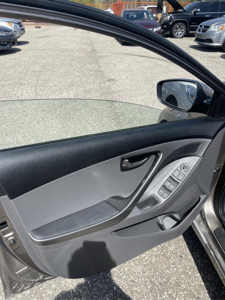 2013 Hyundai Elantra GL Photo