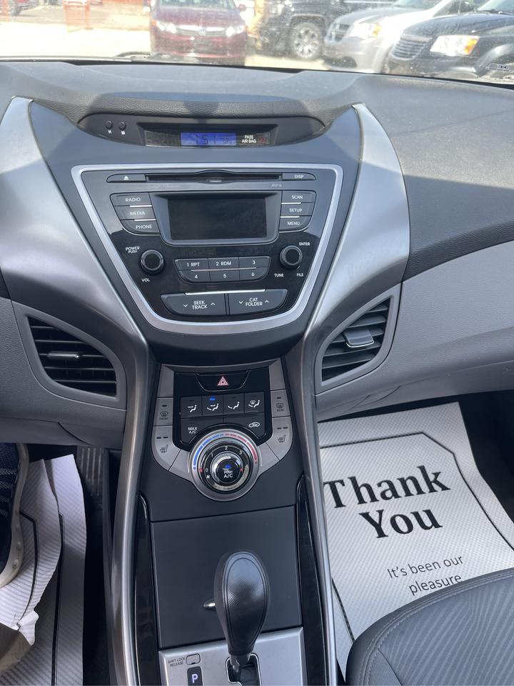 2013 Hyundai Elantra GL Photo