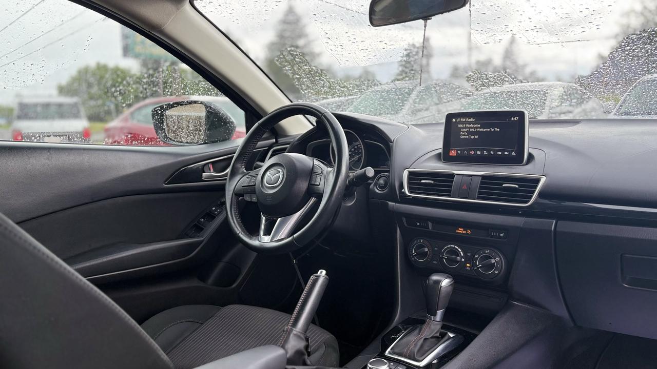 2015 Mazda MAZDA3 GS Photo