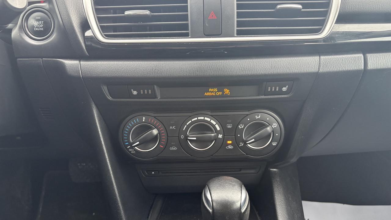 2015 Mazda MAZDA3 GS Photo