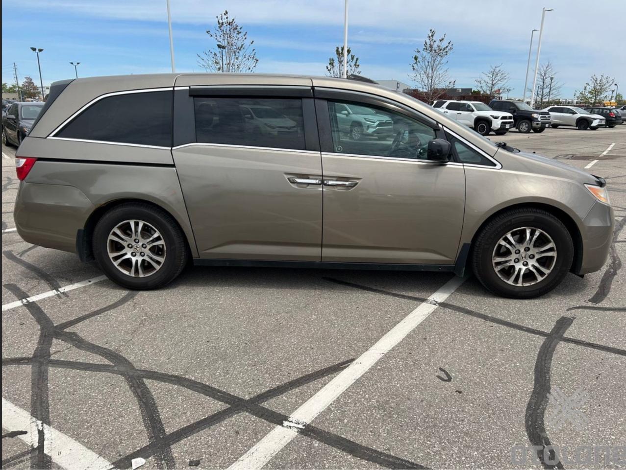 2013 Honda Odyssey EX-L Photo3
