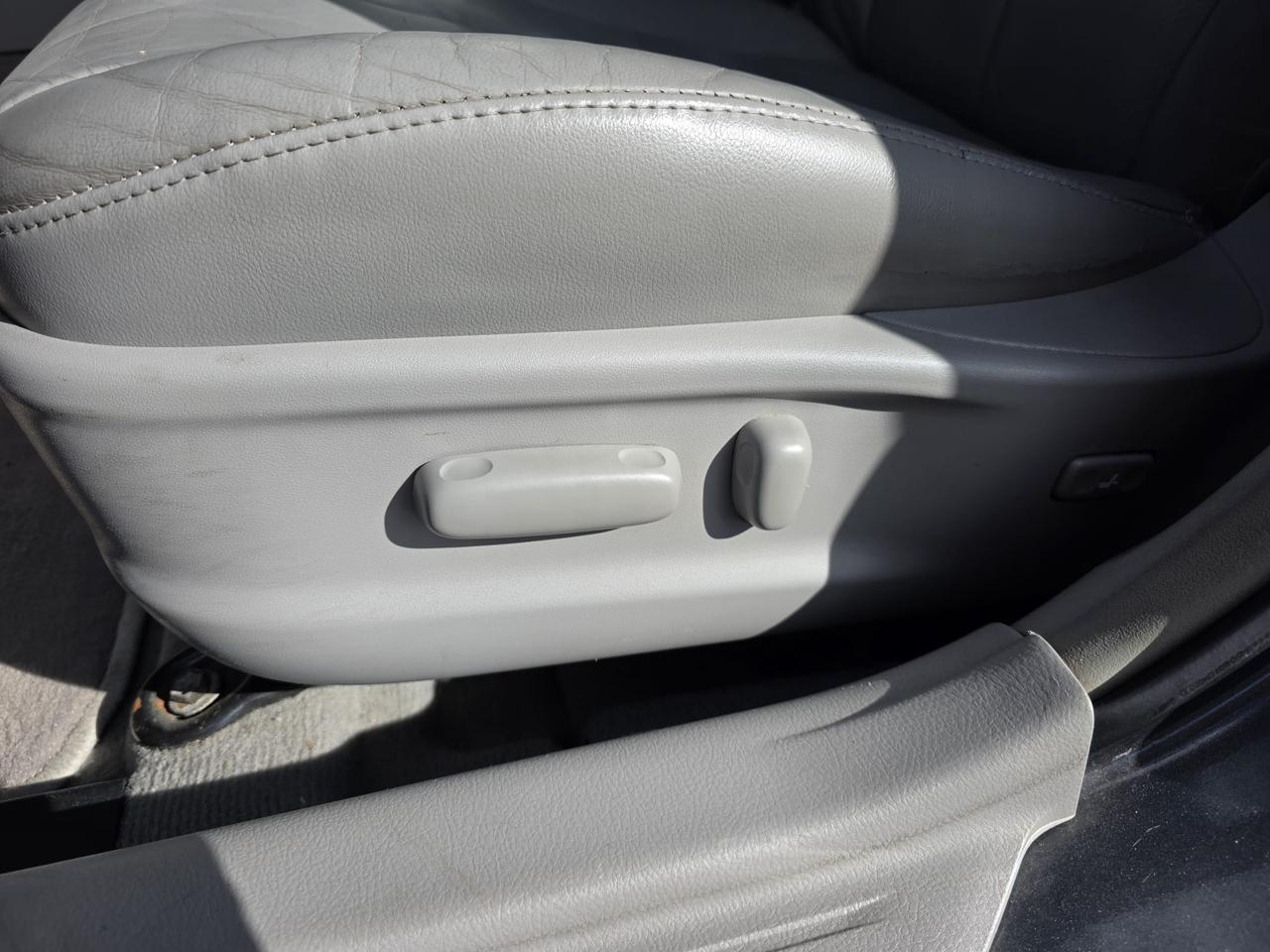 2007 Toyota Camry XLE V6 - LEATHER|SUNROOF|PUSH START|HEATED SEAT Photo