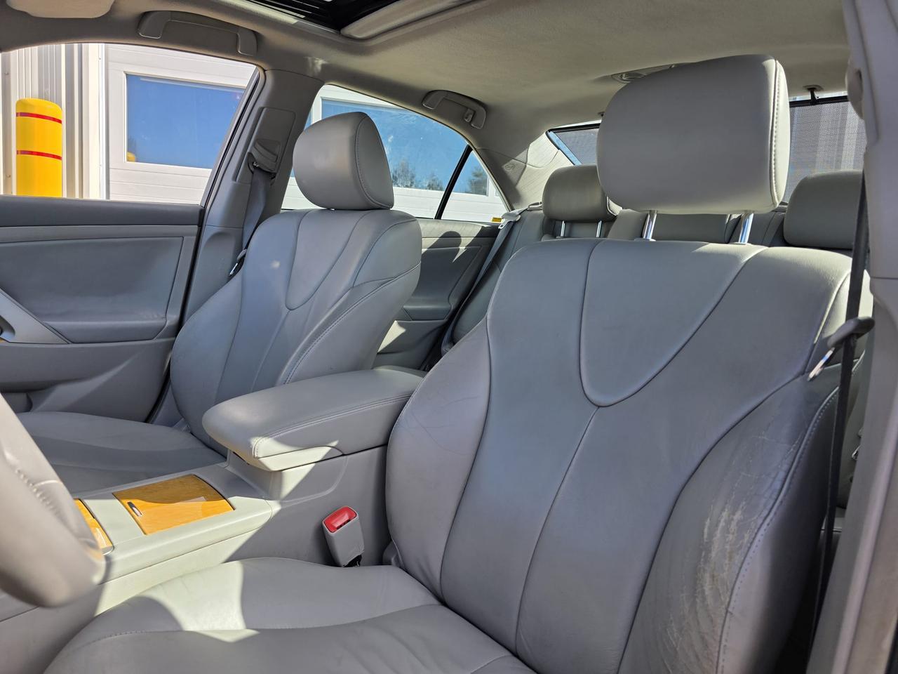 2007 Toyota Camry XLE V6 - LEATHER|SUNROOF|PUSH START|HEATED SEAT Photo