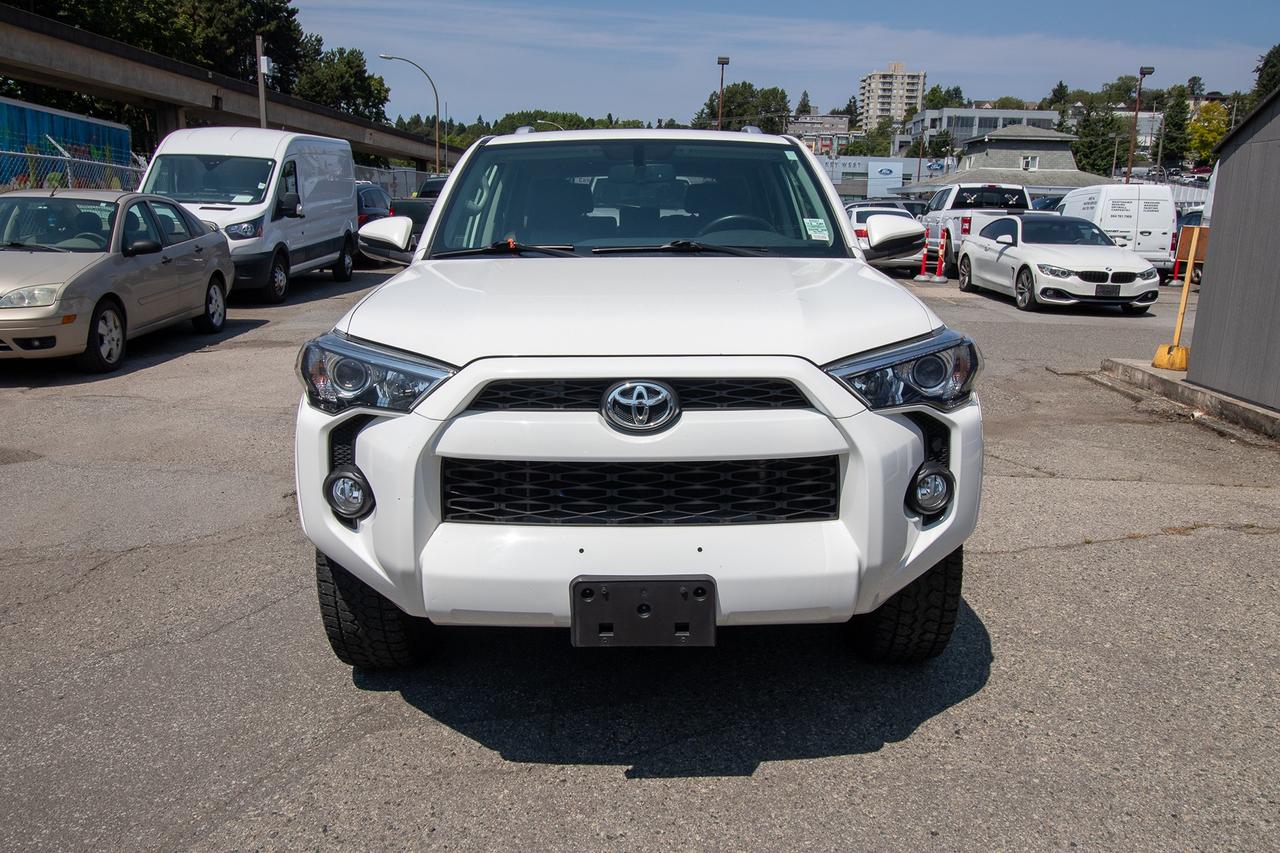 2018 Toyota 4Runner 4WD Photo2