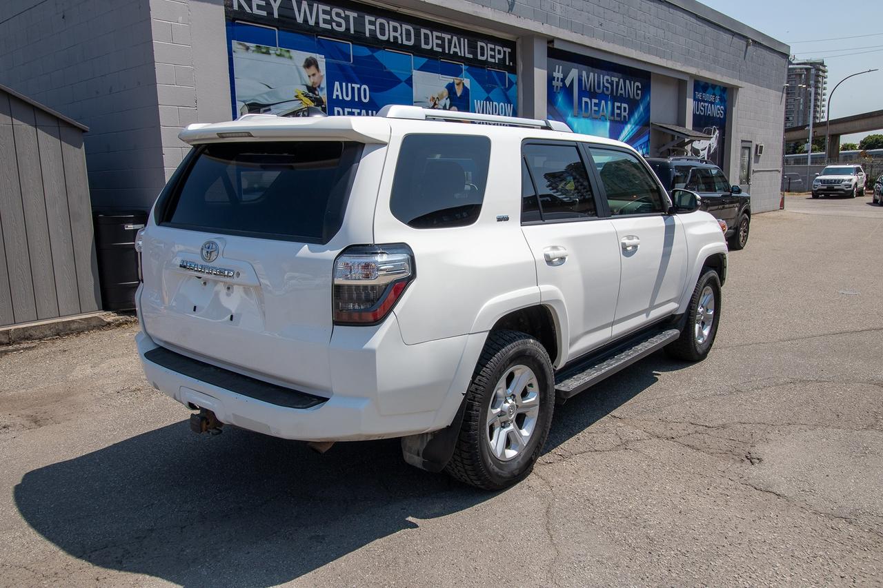 2018 Toyota 4Runner 4WD Photo4