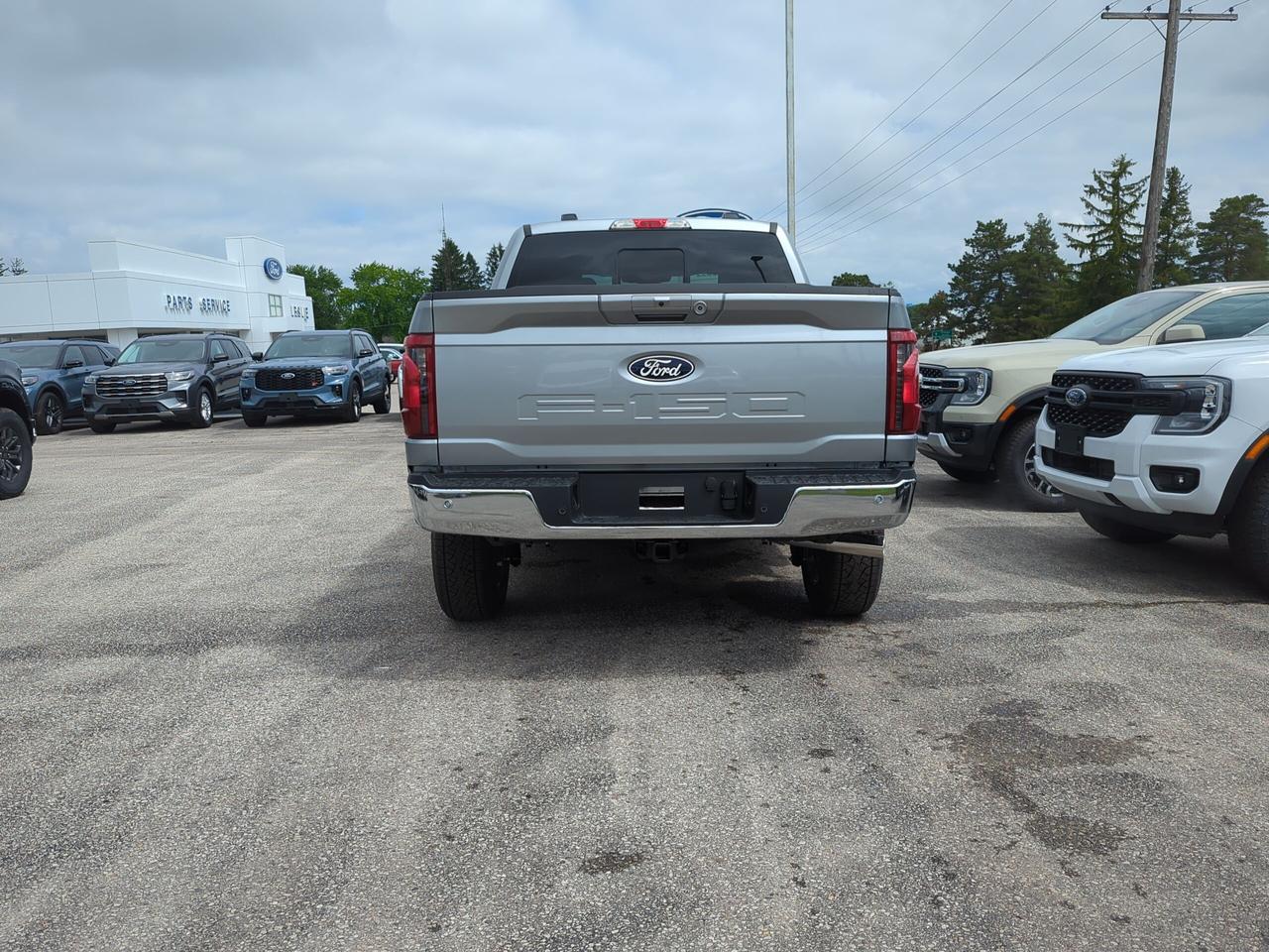 2026 Ford F-150 XLT SuperCrew 302A 4x4 Photo4