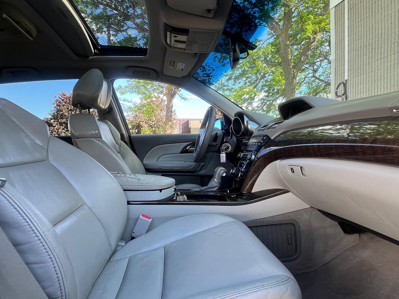 2011 Acura MDX LEATHER-SUNROOF-BACK CAM-HEATED SEATS Photo