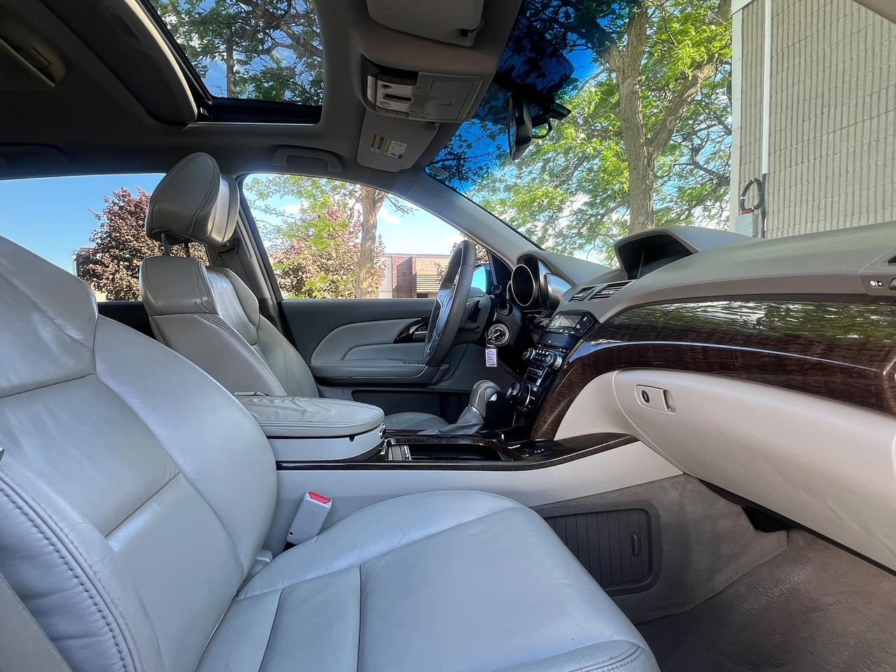 2011 Acura MDX LEATHER-SUNROOF-BACK CAM-HEATED SEATS Photo