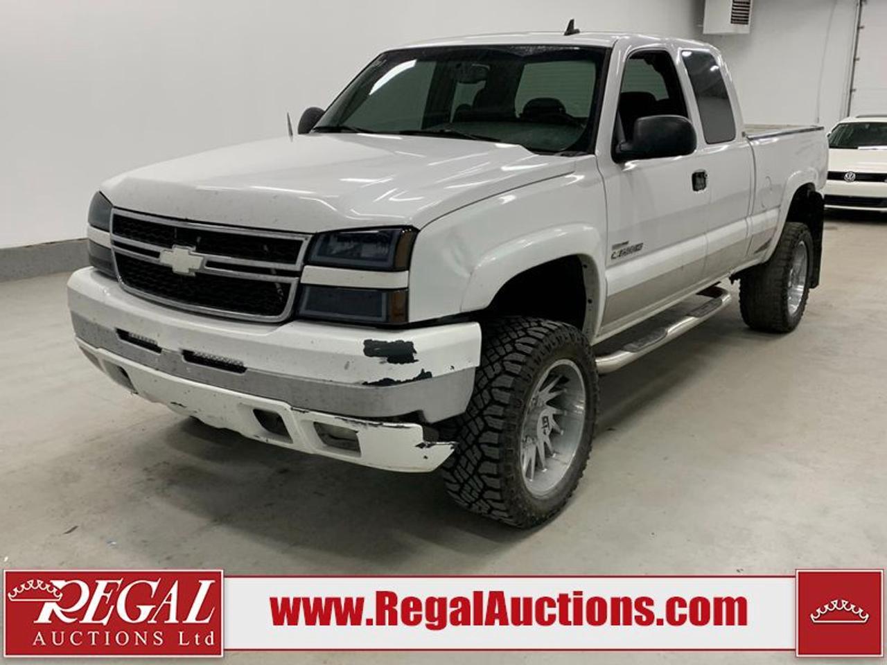 OFFERS WILL NOT BE ACCEPTED BY EMAIL OR PHONE - THIS VEHICLE WILL GO ON TIMED ONLINE AUCTION on Tuesday June 23.<br><br/>VEHICLE DESCRIPTION <br/>Stock #: 39790 <br/>Lot #: 826 <br/>Reserve Price: $5,500 <br/>CarProof Report: Available at www.RegalAuctions.com <br/><br/>IMPORTANT DECLARATION <br/>Announcement: Non-specific auctioneer announcement. <br/> **REAR END DAMAGE**  <br/>Active Status: This vehicles title is listed as Active Status. <br/> Live Online Bidding: This vehicle will be available for bidding over the internet, visit www.RegalAuctions.com to register. <br/> <br/>The simple solution to selling your car or truck. Bring your clean vehicle in with your Drivers License and current Registration and well put it on the auction block at our next sale.<br/><br/>www.RegalAuctions.com