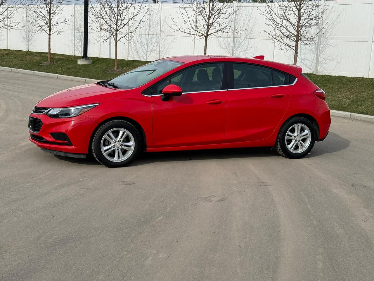 2017 Chevrolet Cruze LT Photo