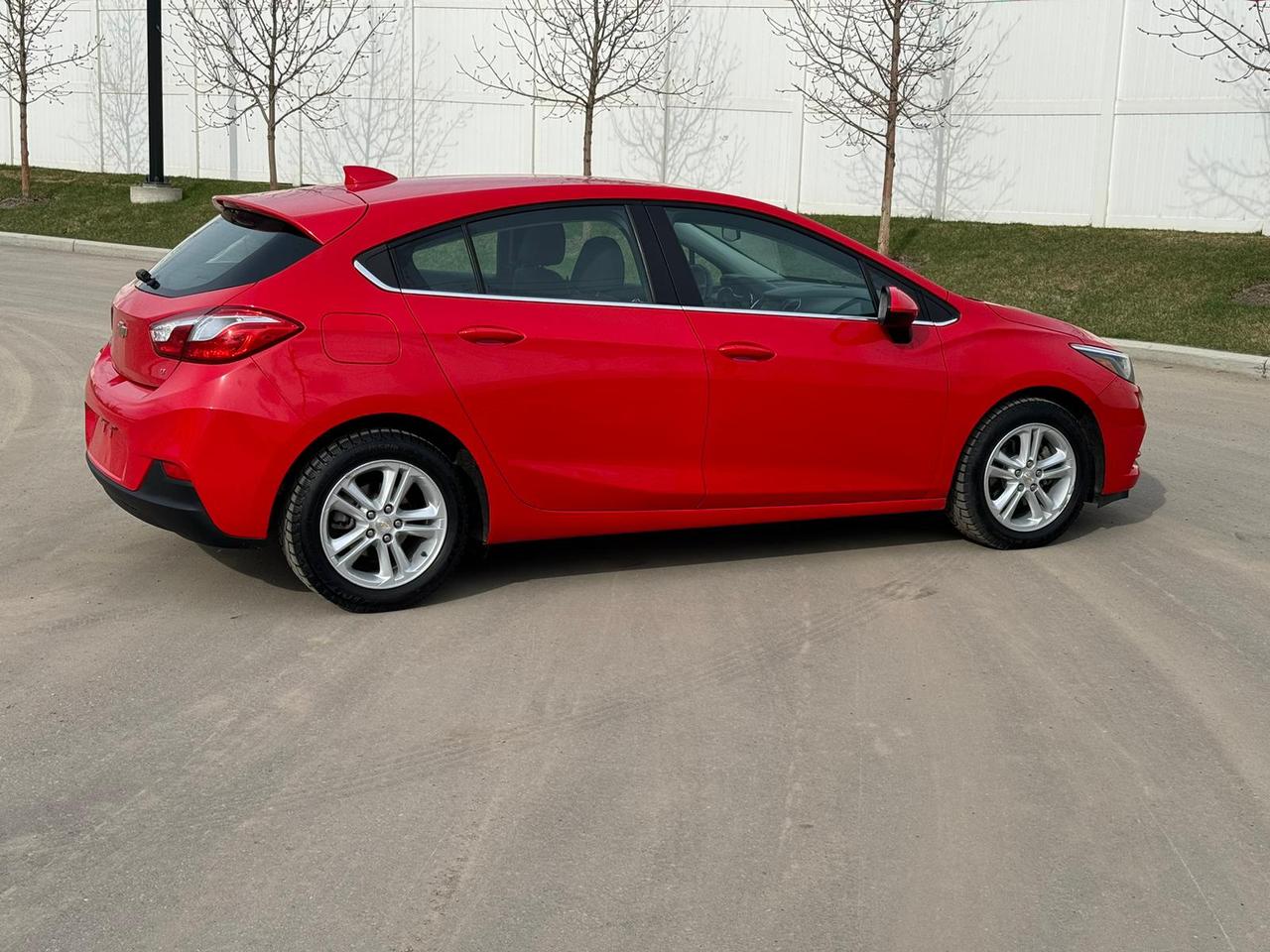 2017 Chevrolet Cruze LT - Photo #10