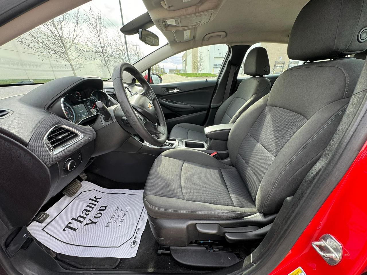 2017 Chevrolet Cruze LT Photo
