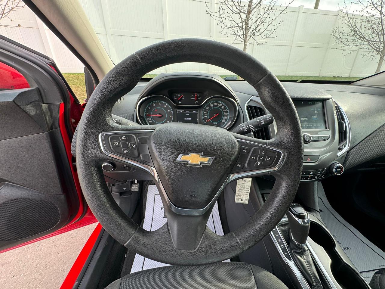 2017 Chevrolet Cruze LT Photo