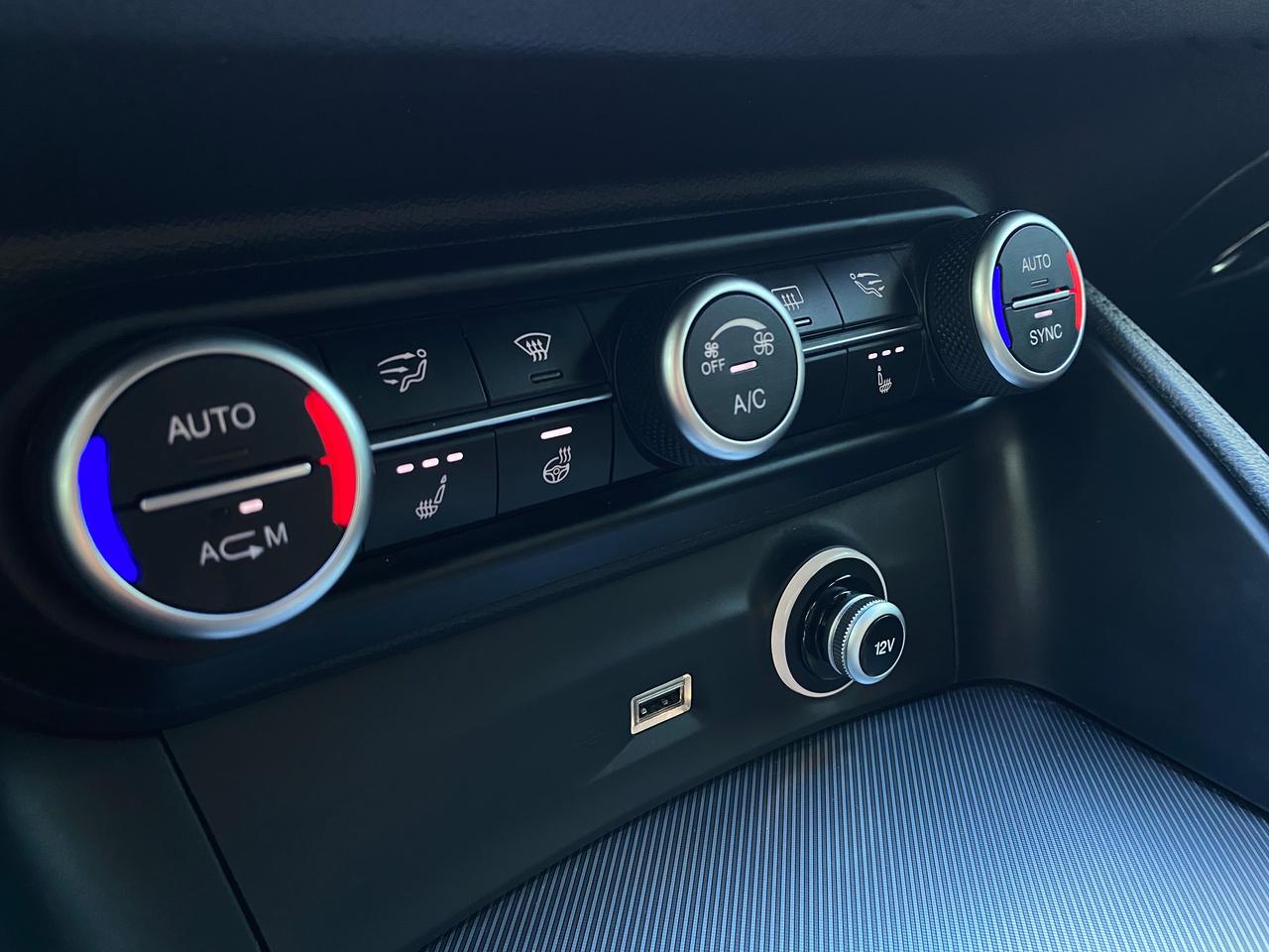 2018 Alfa Romeo Stelvio Ti Sport Q4 AWD-NAV-CAMERA-PANO ROOF Photo