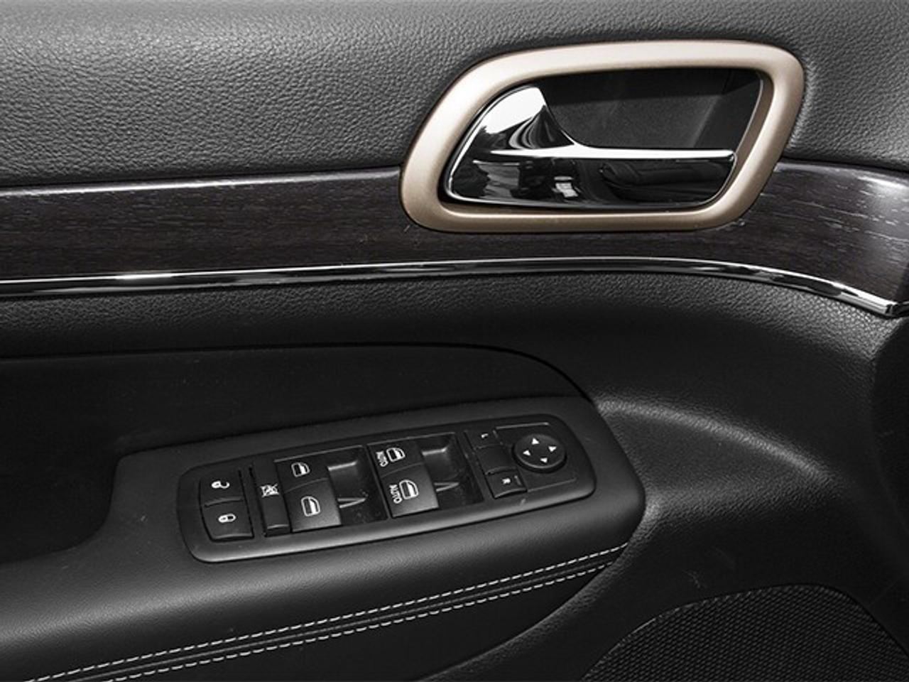 2014 Jeep Grand Cherokee 4WD 4Dr Laredo Photo