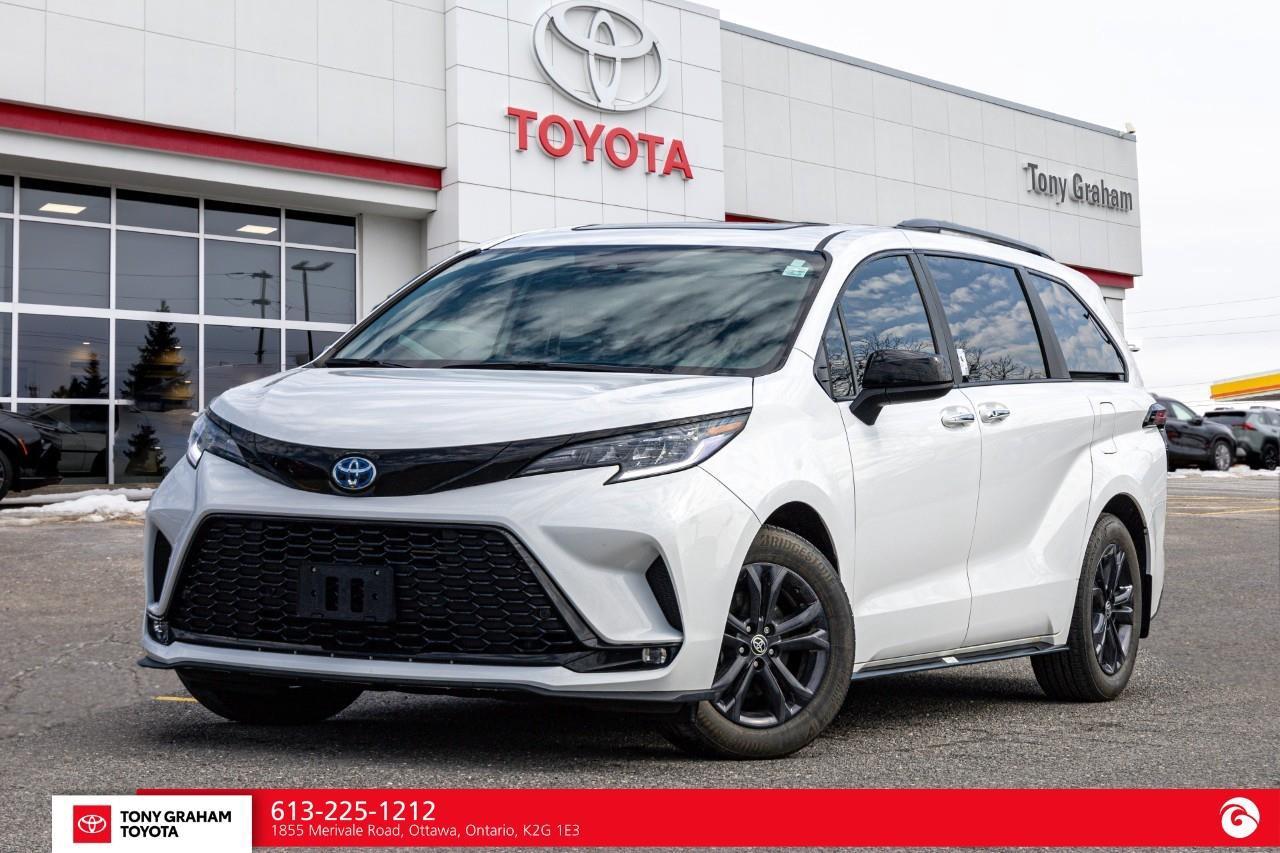 2025 Toyota Sienna XSE 7-Passenger Photo