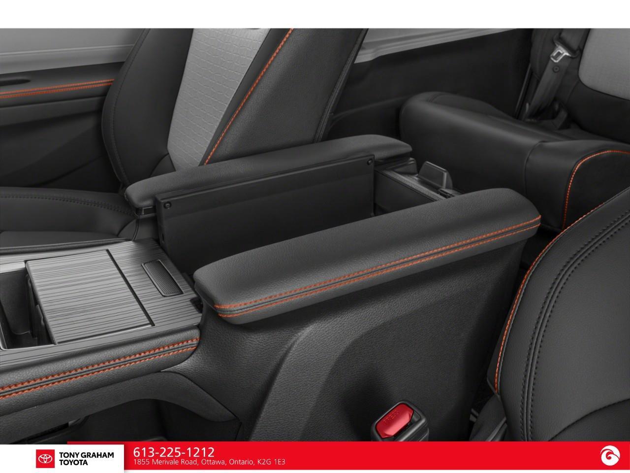 2022 Toyota Sienna XSE 7-Passenger Photo