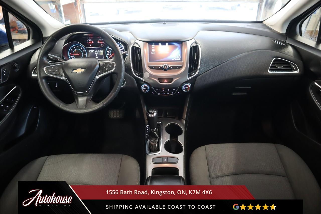 2018 Chevrolet Cruze LT Auto APPLE CARPLAY & ANDROID AUTO - TURBO Photo