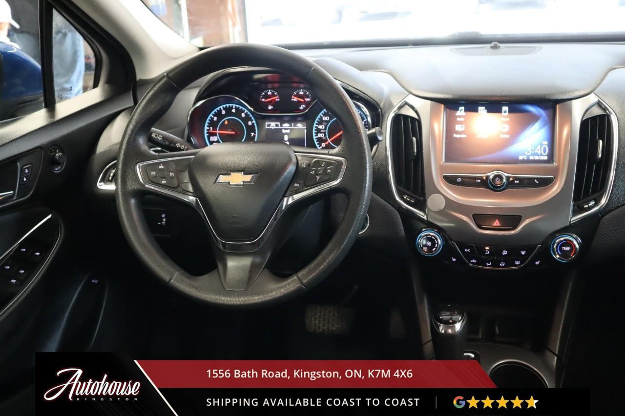 2018 Chevrolet Cruze LT Auto APPLE CARPLAY & ANDROID AUTO - TURBO Photo