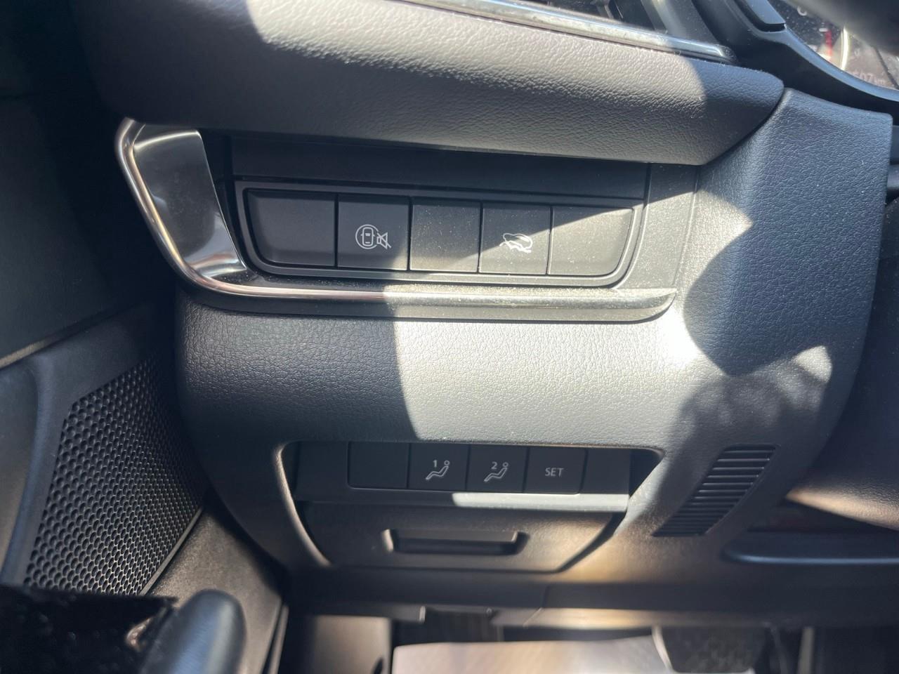 2025 Mazda CX-30 GS Blind Spot Monitoring | Lane Assist | Low Kilometers Photo