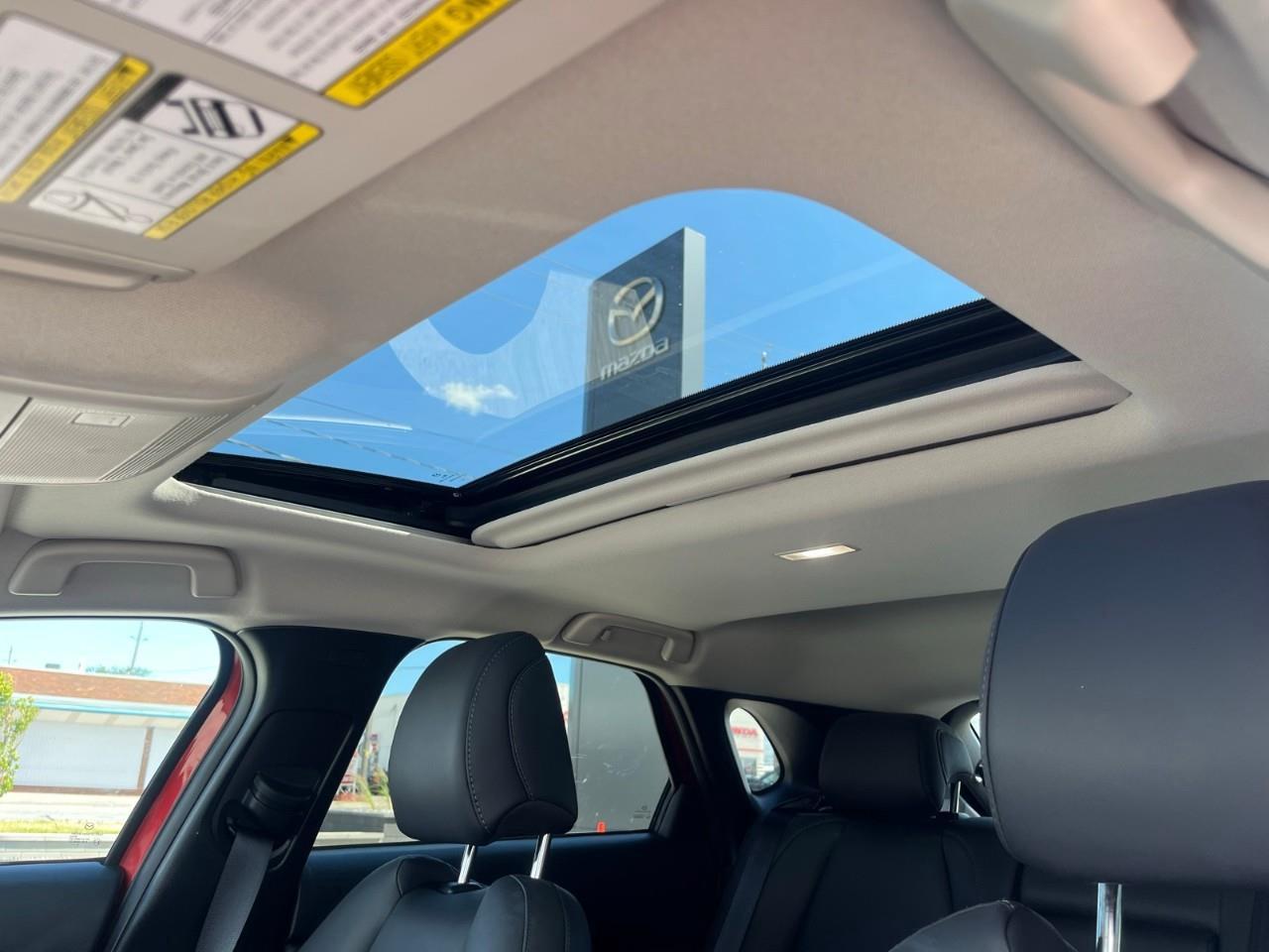 2025 Mazda CX-30 GS Blind Spot Monitoring | Lane Assist | Low Kilometers Photo