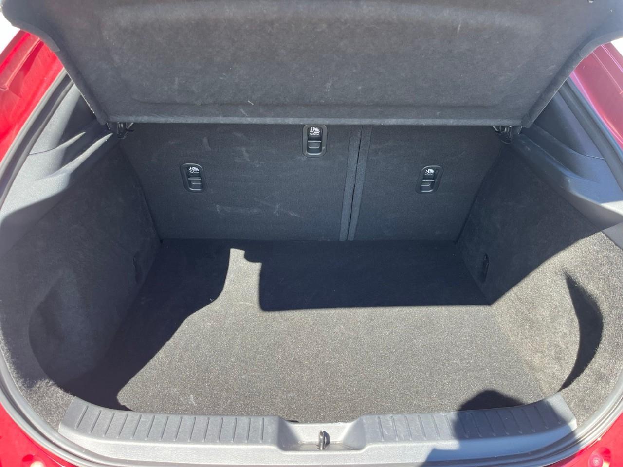 2025 Mazda CX-30 GS Blind Spot Monitoring | Lane Assist | Low Kilometers Photo