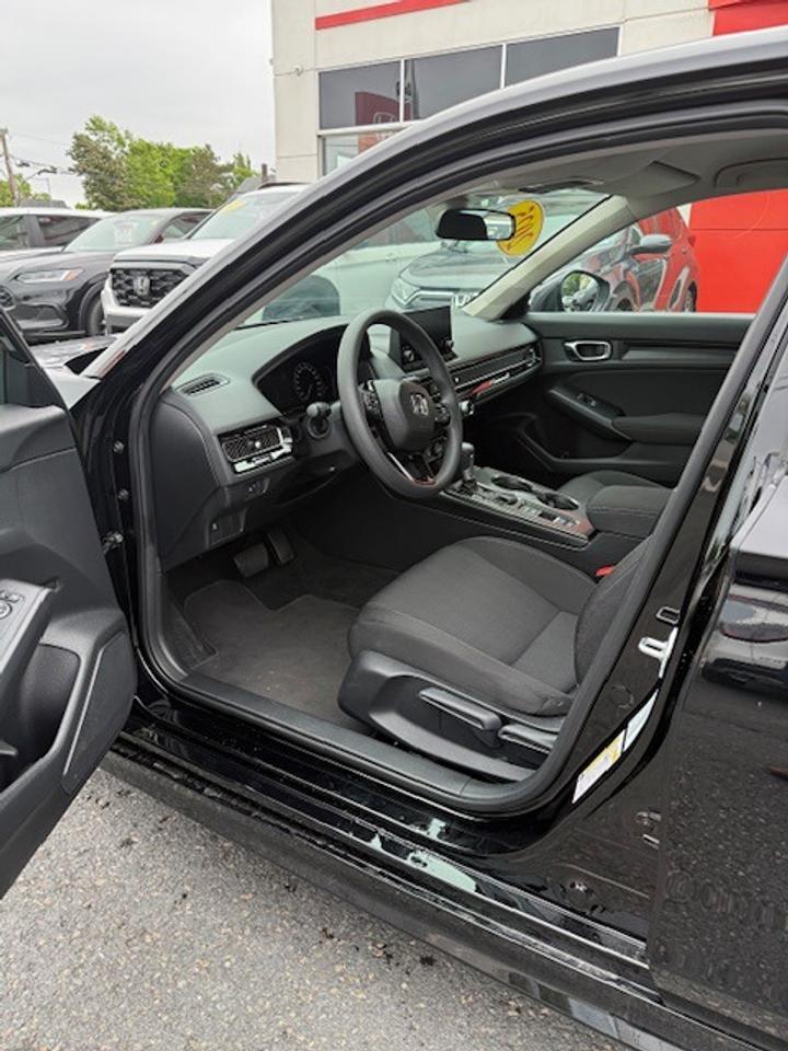 2025 Honda Civic 4D LX CVT Photo