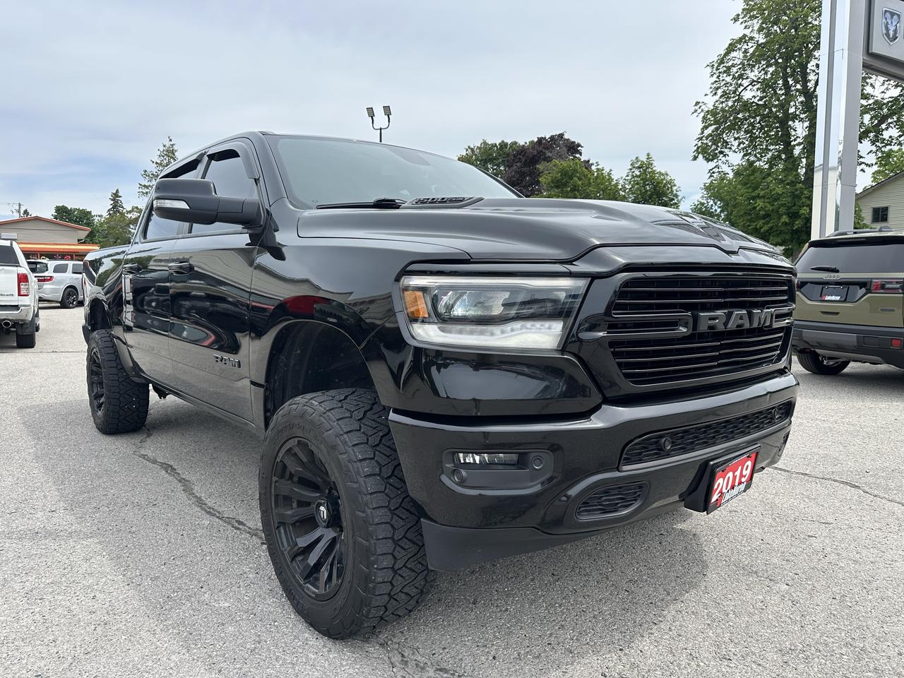 2019 RAM 1500 SPORT