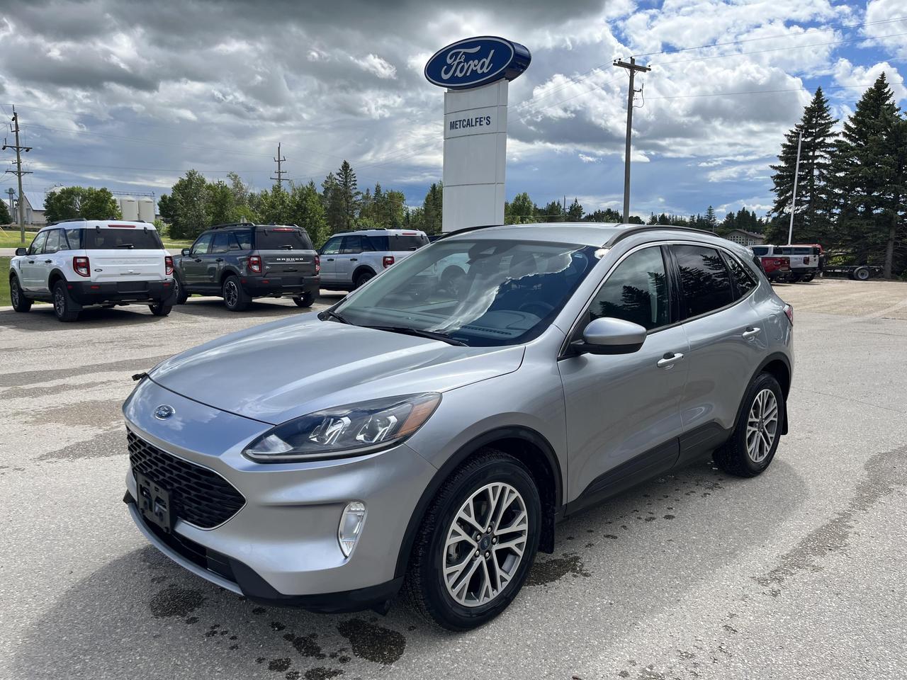 2021 Ford Escape SEL AWD Photo2