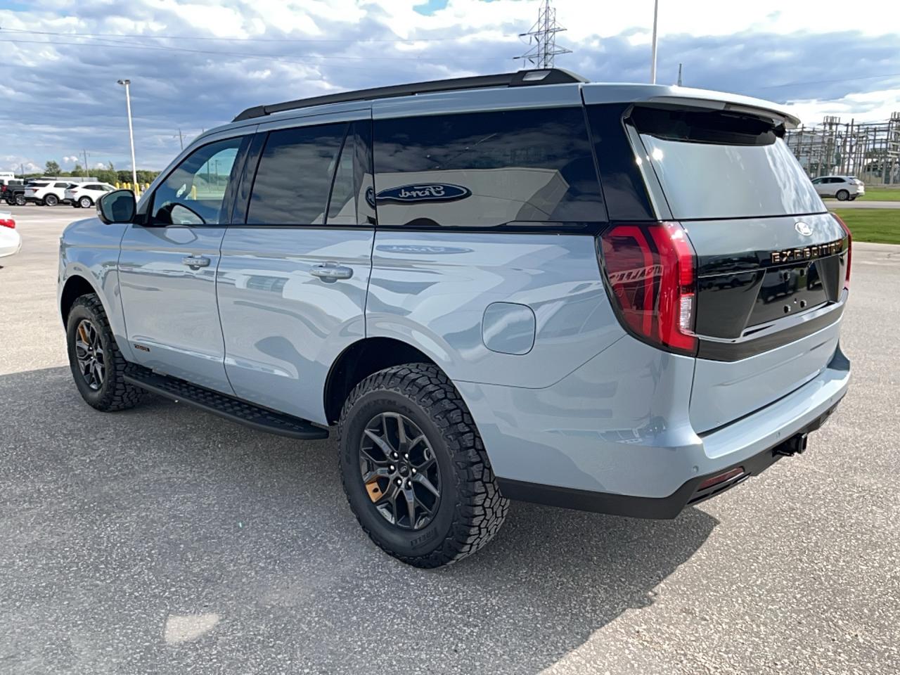 2027 Ford Expedition TREMOR 4X4 Photo3