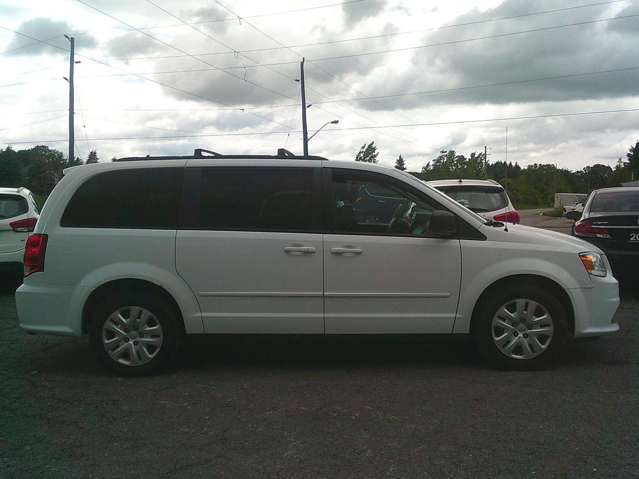 2016 Dodge Grand Caravan SXT Stow N Go! Photo