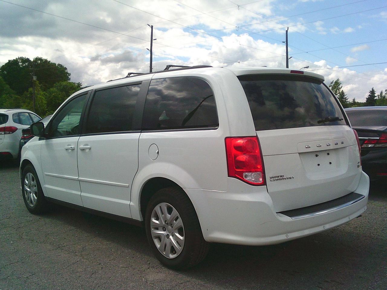 2016 Dodge Grand Caravan SXT Stow N Go! Photo