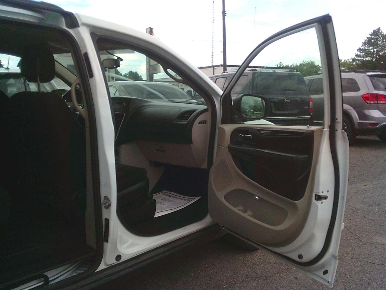 2016 Dodge Grand Caravan SXT Stow N Go! Photo