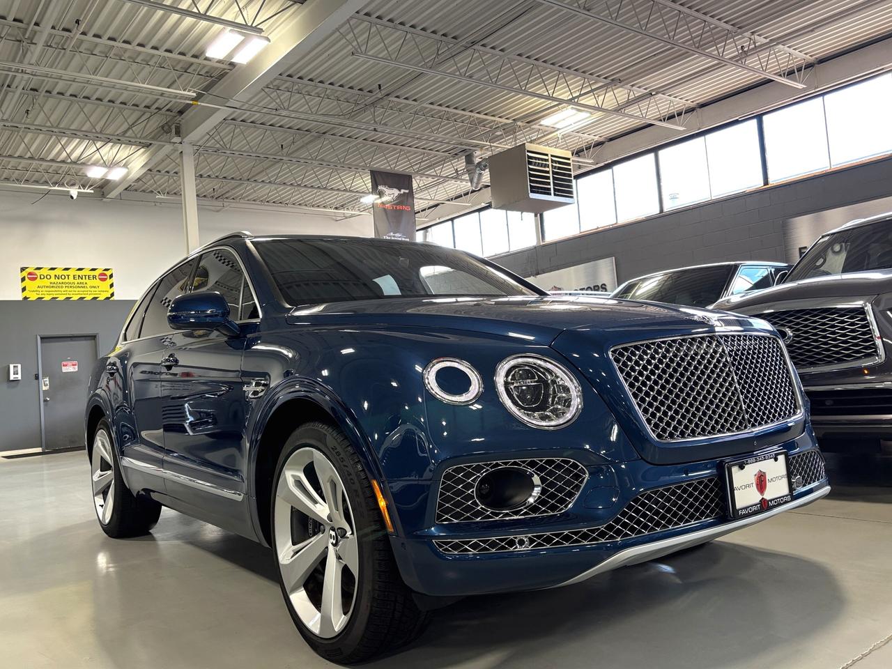 2019 Bentley Bentayga V8 AWD | NO LUX TAX | NIGHT VISION | HEADS UP | + Photo