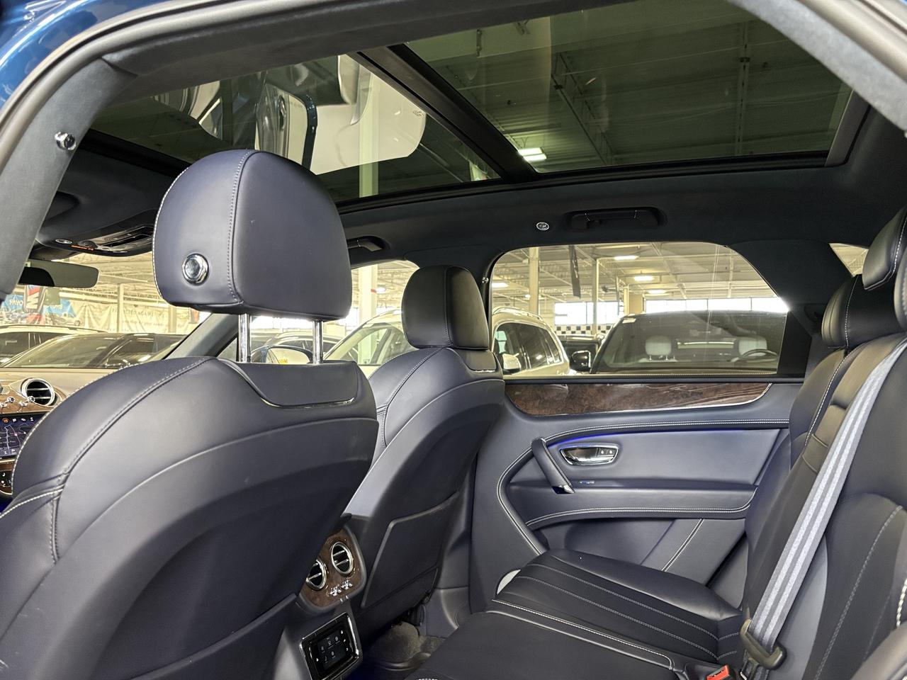 2019 Bentley Bentayga V8 AWD | NO LUX TAX | NIGHT VISION | HEADS UP | + Photo