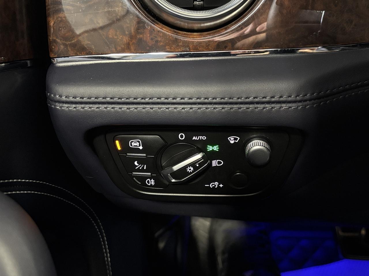 2019 Bentley Bentayga V8 AWD | NO LUX TAX | NIGHT VISION | HEADS UP | + Photo