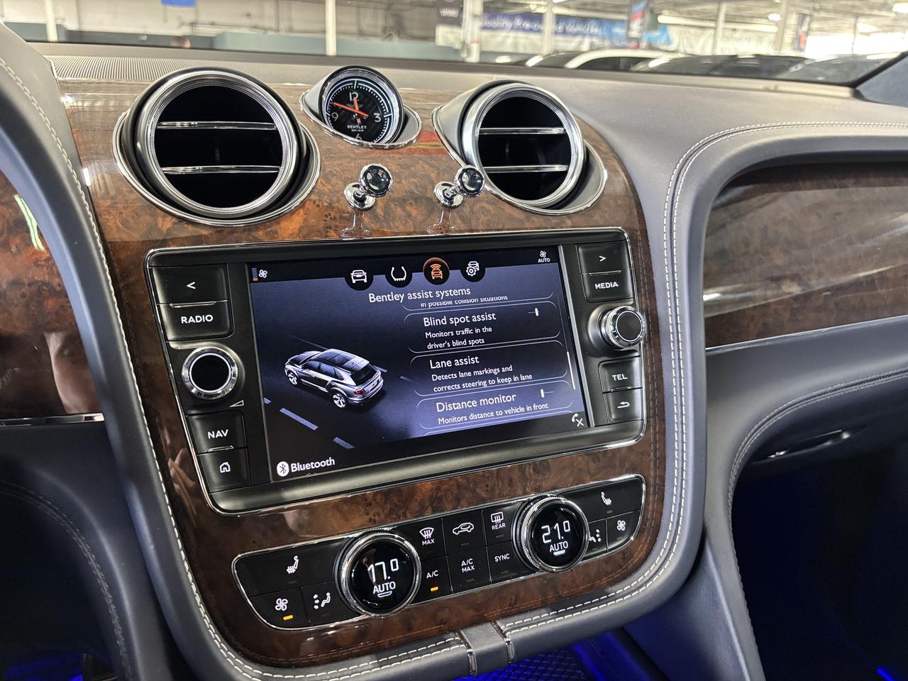 2019 Bentley Bentayga V8 AWD | NO LUX TAX | NIGHT VISION | HEADS UP | + Photo